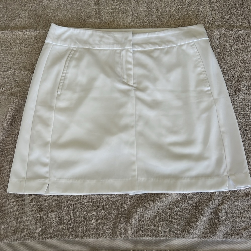 Izod golf skort 16”